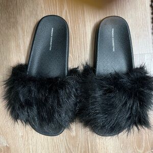 Fluffy outdoor sandals